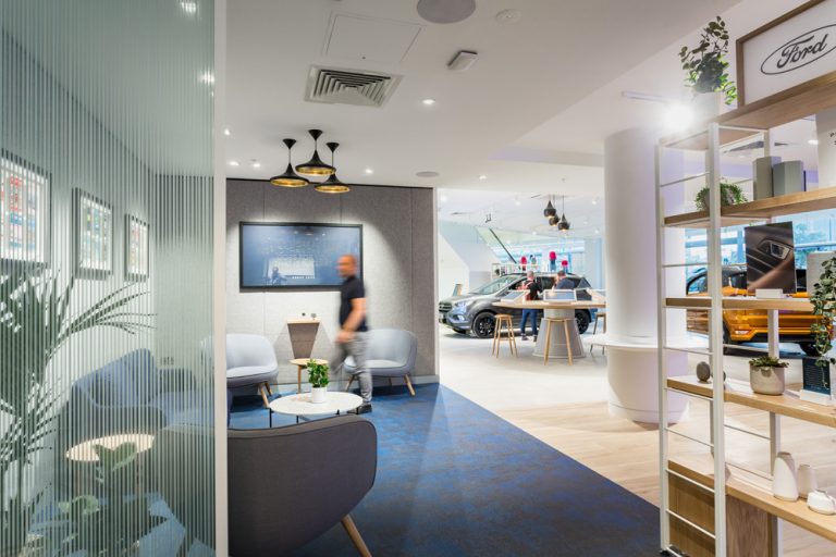 shopping photographer